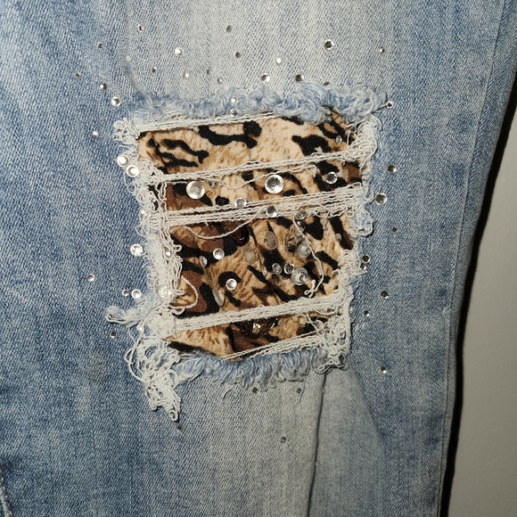 Size 8 BEBE Jeans - Picture 5 of 7